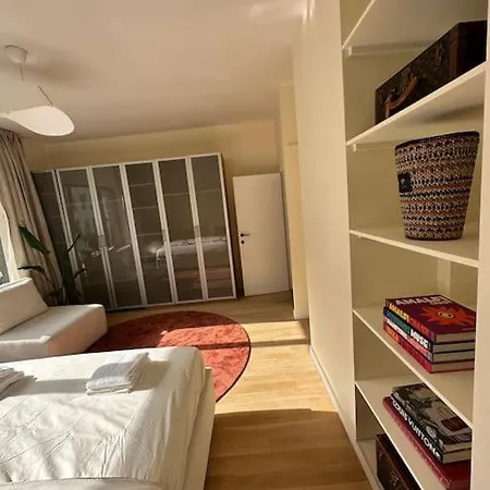 Luxury 2-bedroom Apart Apartment