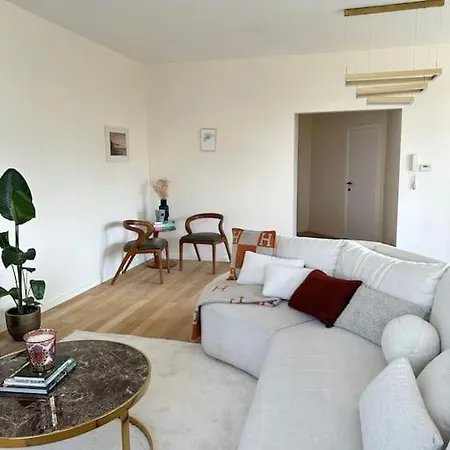 Luxury 2-bedroom Apart Apartment